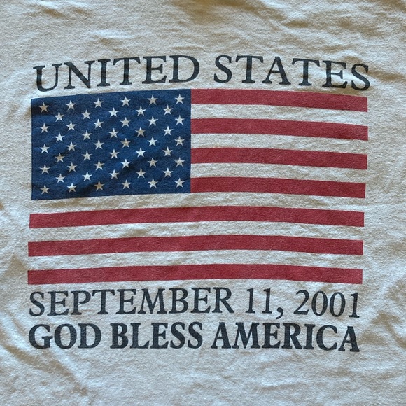 Vintage 9/11 t-shirt Size Large Gildan US Flag VERY RARE - Picture 2 of 13